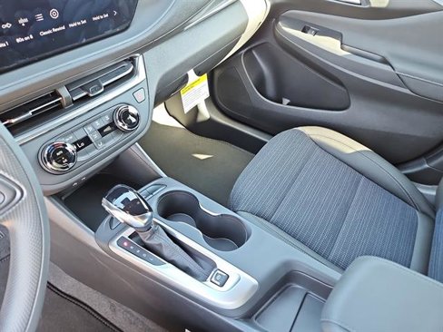 New 2025 Buick Envista Preferred image 26