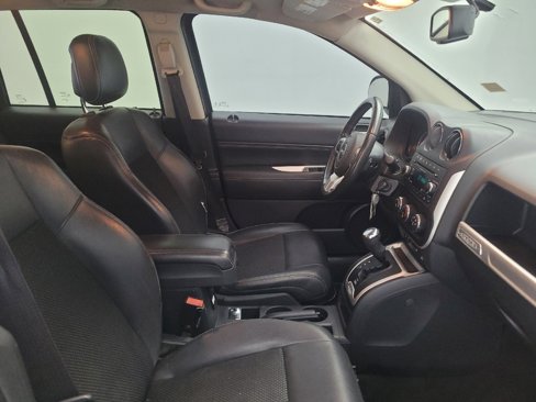Used 2015 Jeep Compass Latitude w/ Sun/Sound Group image 21