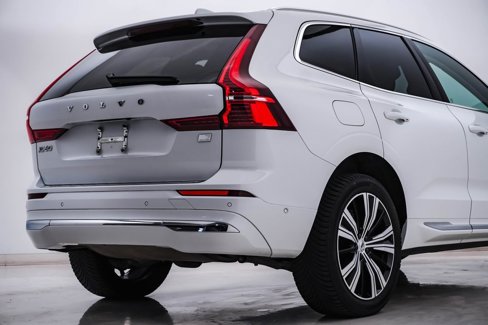 Used 2022 Volvo XC60 T8 Inscription w/ Advanced Package image 11