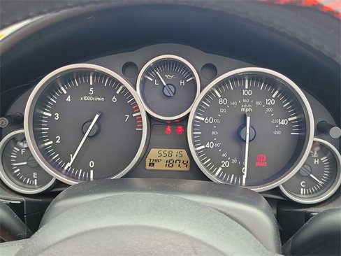 Used 2006 MAZDA MX-5 Miata image 17
