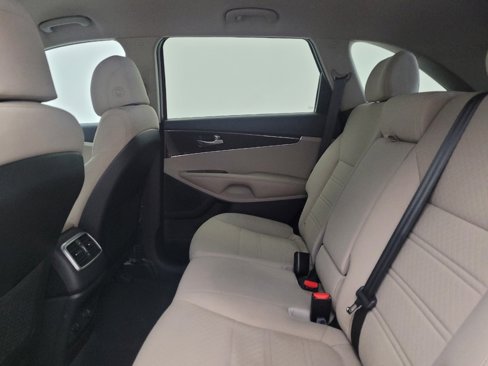 Used 2017 Kia Sorento LX image 18