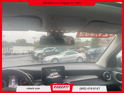 Used 2019 Mercedes-Benz GLC 300 4MATIC image 18