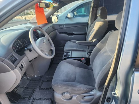 Used 2004 Toyota Sienna LE image 8