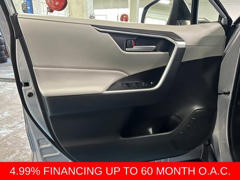 Used 2020 Toyota RAV4 XLE image 39