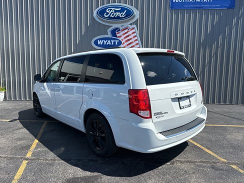 Used 2019 Dodge Grand Caravan GT image 3