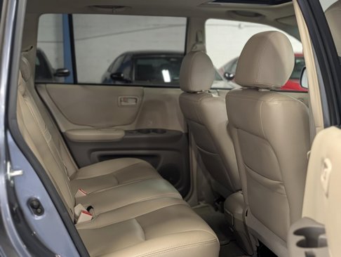 Used 2005 Toyota Highlander V6 image 26