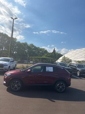 Used 2023 Buick Encore GX Essence image 3