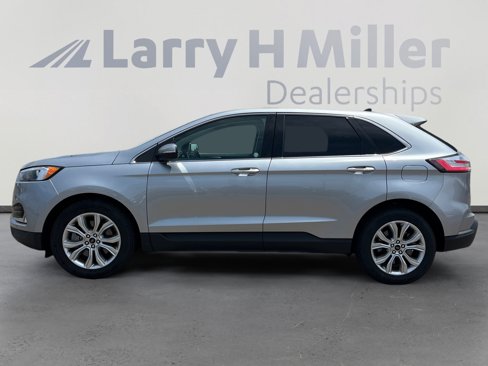 Used 2024 Ford Edge Titanium image 2