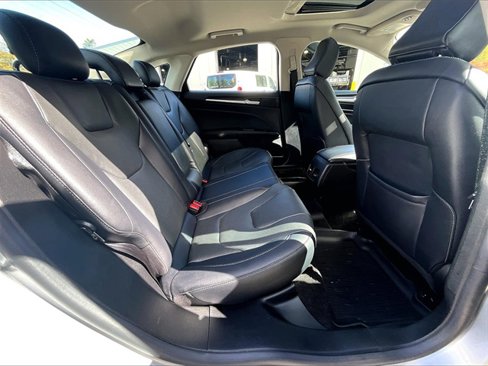 Used 2020 Ford Fusion Titanium image 23