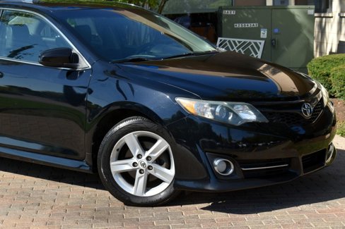 Used 2013 Toyota Camry SE image 4