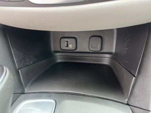Used 2018 Chevrolet Equinox LS image 28