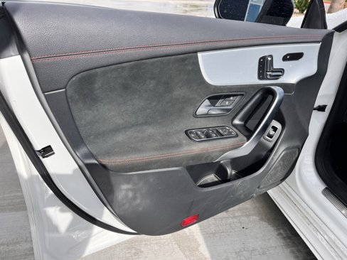 Used 2023 Mercedes-Benz CLA 250 image 10