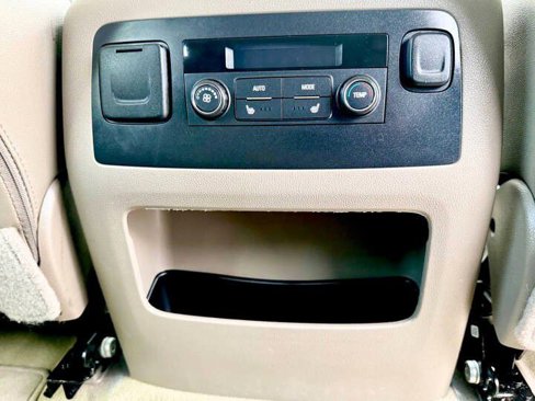 Used 2018 GMC Yukon SLT image 17