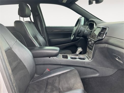 Used 2019 Jeep Grand Cherokee Altitude image 12