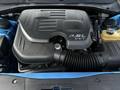 Used 2015 Dodge Charger SXT w/ Driver Confidence Group image 28