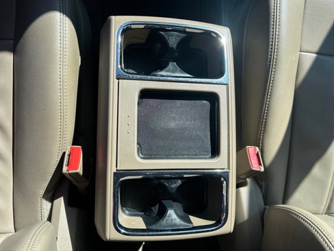 Used 2013 Chrysler Town & Country Touring image 34