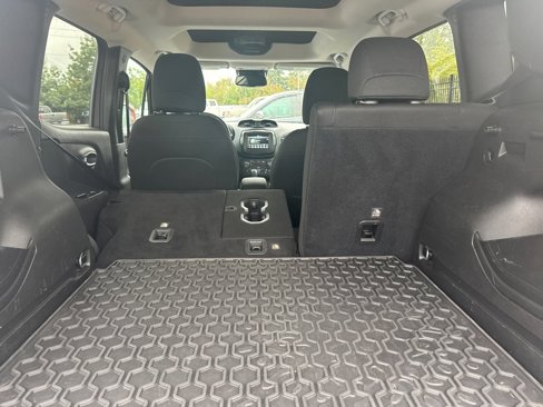 Used 2020 Jeep Renegade Latitude image 15
