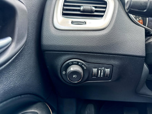 Used 2019 Jeep Compass Latitude w/ Popular Equipment Group image 15