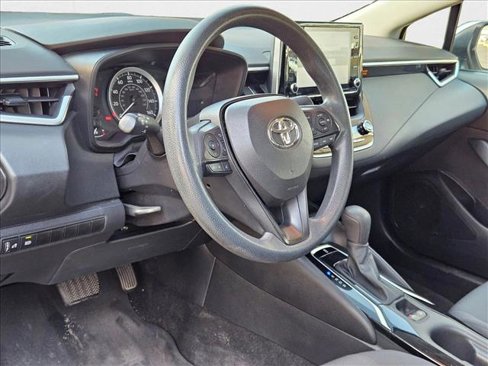 Used 2021 Toyota Corolla LE image 8