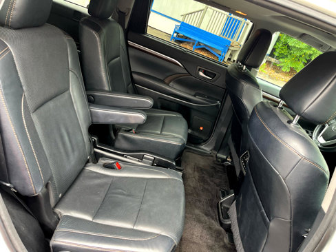 Used 2016 Toyota Highlander Limited image 22