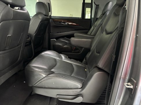 Used 2019 Cadillac Escalade ESV Luxury image 12