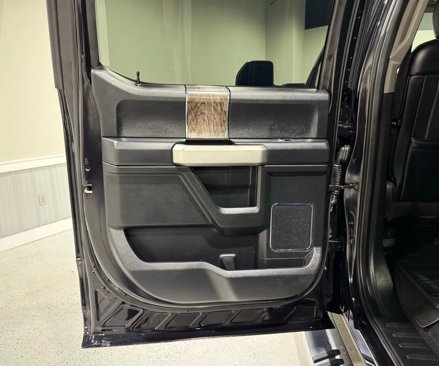 Used 2019 Ford F250 Lariat w/ Chrome Package image 14