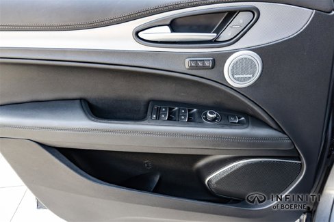Used 2022 Alfa Romeo Stelvio Veloce image 21