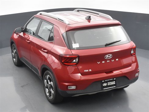 Certified 2022 Hyundai Venue SEL w/ Cargo Package image 18