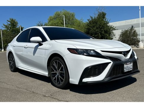 Used 2023 Toyota Camry SE image 8