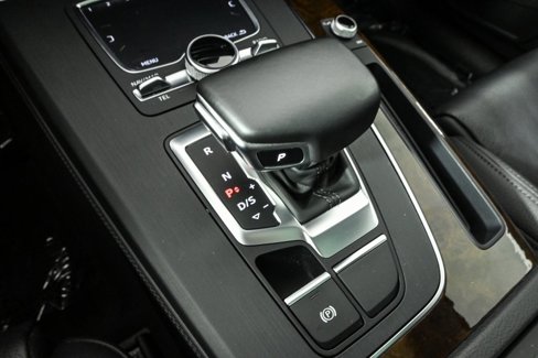 Used 2020 Audi Q5 2.0T Premium Plus w/ Premium Plus Package image 17