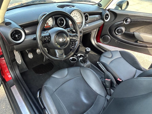 Used 2011 MINI Cooper S image 2