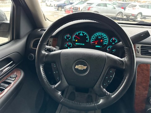 Used 2008 Chevrolet Suburban 2500 LT w/ Convenience Package 1 image 19