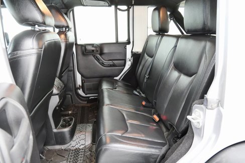Used 2015 Jeep Wrangler Unlimited Sahara image 17