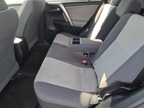 Used 2015 Toyota RAV4 XLE image 28