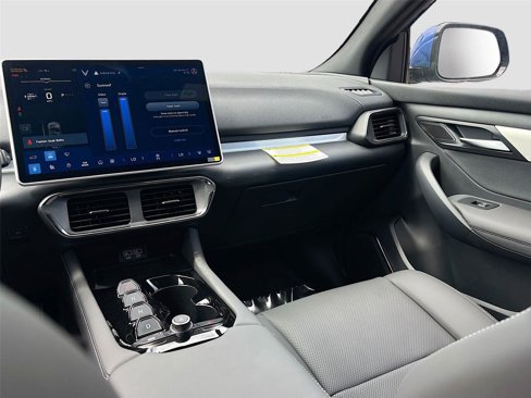 New 2025 VinFast VF 8 Plus image 23