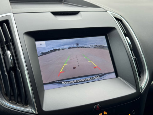 Used 2020 Ford Edge Titanium image 25