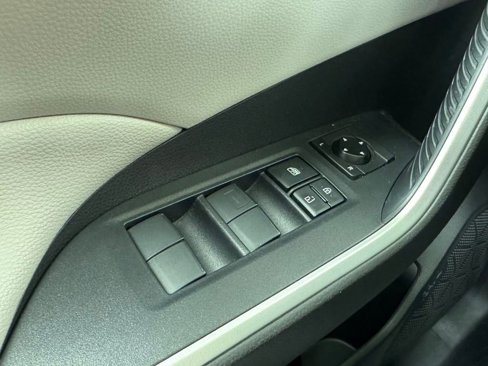 Used 2020 Toyota RAV4 XLE image 21