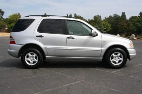 Used 2000 Mercedes-Benz ML 320 4MATIC image 3