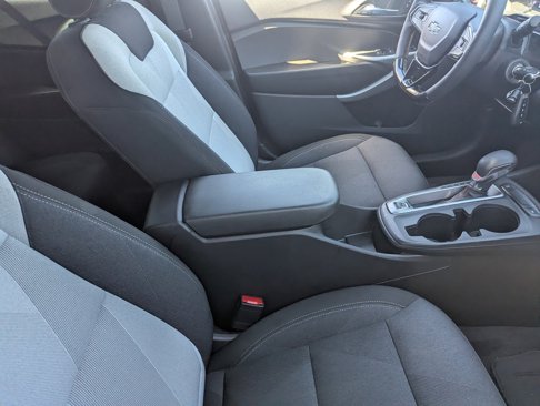 Used 2025 Chevrolet Trax RS w/ Driver Confidence Package image 7