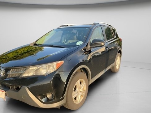 Used 2014 Toyota RAV4 LE image 3