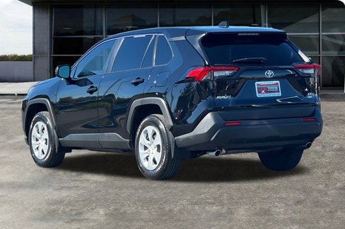 Certified 2025 Toyota RAV4 LE image 9