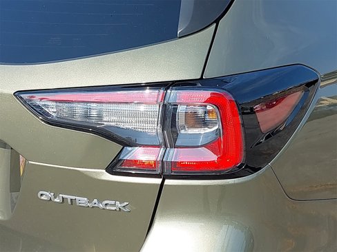 Certified 2022 Subaru Outback Limited image 40