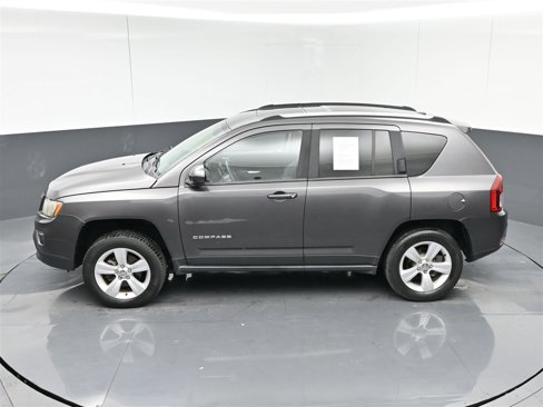 Used 2015 Jeep Compass 4WD image 27