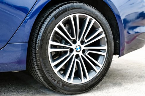 Used 2018 BMW 530i xDrive image 66