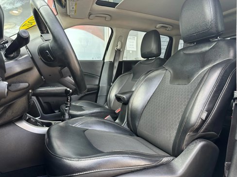 Used 2017 Jeep Compass Latitude w/ Popular Equipment Group image 10