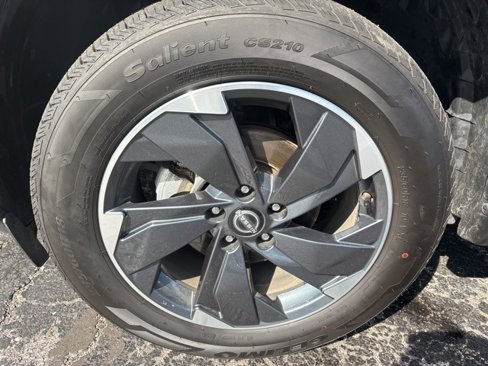Used 2024 Nissan Rogue SV image 28