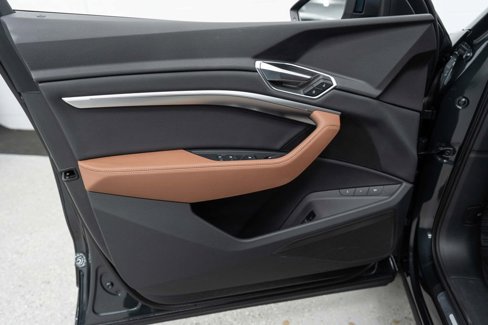 Used 2021 Audi e-tron Premium image 15