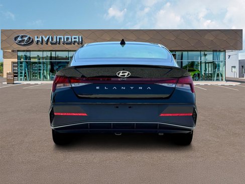 New 2025 Hyundai Elantra Sport image 6