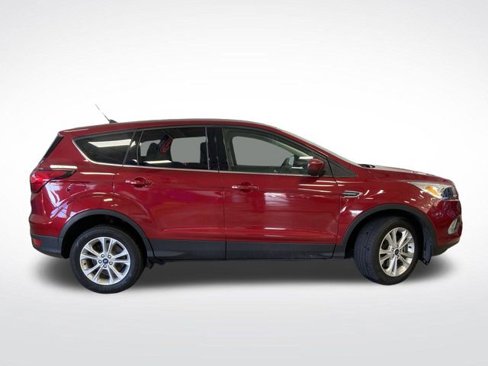 Used 2019 Ford Escape SE image 2