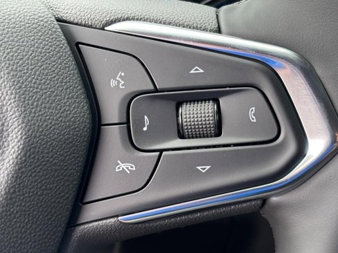 New 2025 Chevrolet Trax LT w/ Sunroof Package image 15